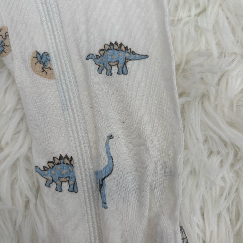 Kyte Baby Zippered Footie in Jurassic - Picture 4 of 5
